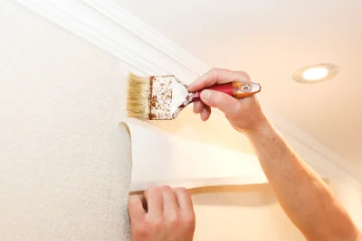 Pose de papier peint à Eps — revêtements muraux et toiles de verre